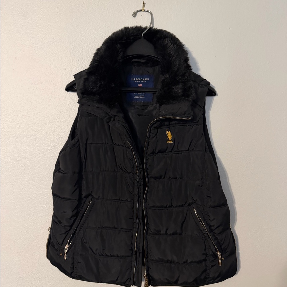 U.S. Polo Assn. Black Puffer Vest Women's XL Faux Fur Collar Quilted Gilet USPA